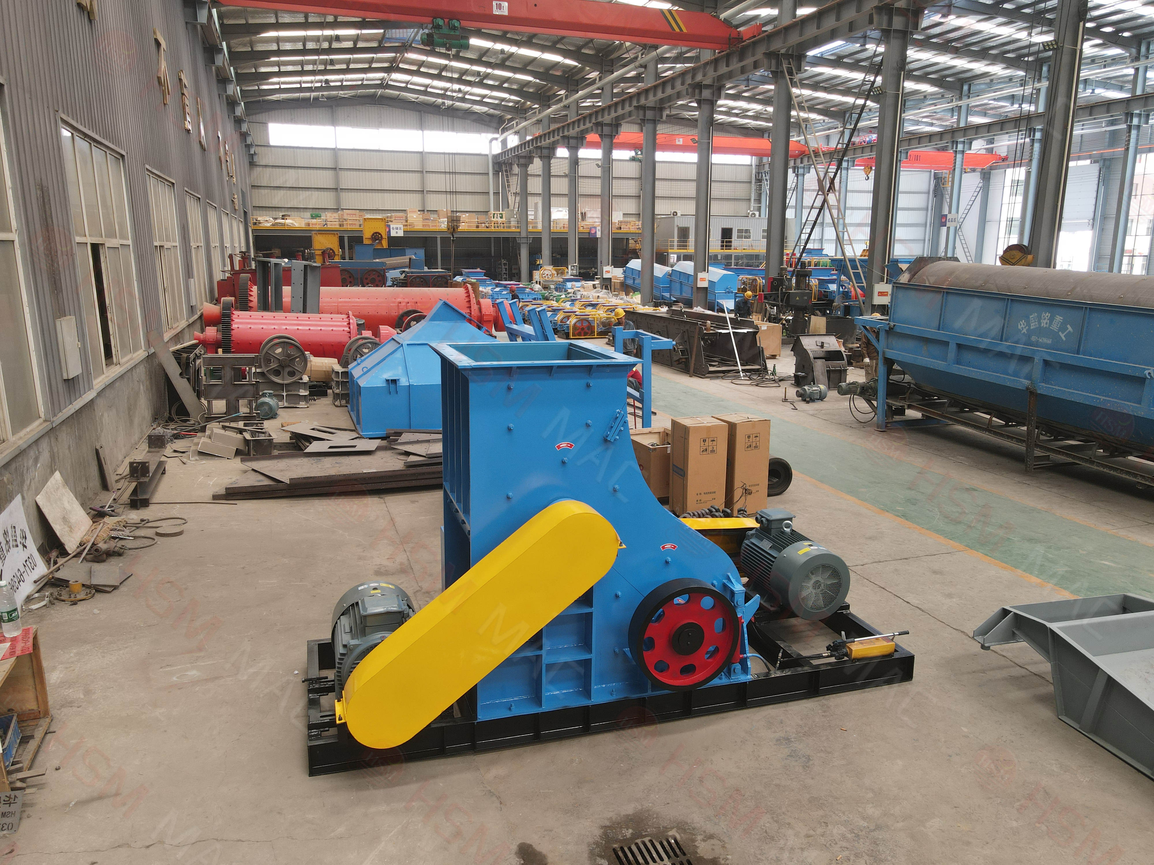 時產(chǎn)30噸小型濕料粉碎機(jī)多少錢一臺？